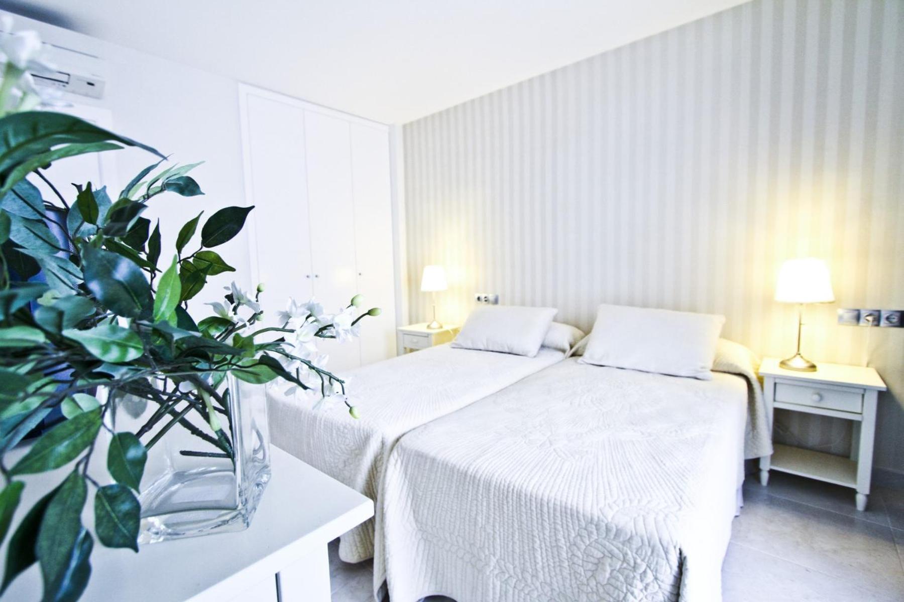 New Maria Anagabu Planet Costa Dorada Apartment Салоу Екстериор снимка